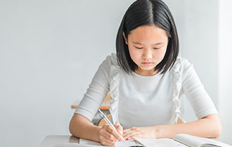 志願理由書記入中のイメージ